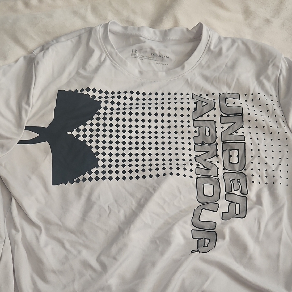 Under Armour White and Black Graphic Tee